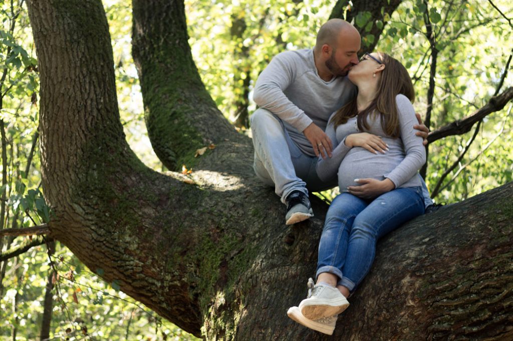 Babybauchshooting-Auf dem Baum