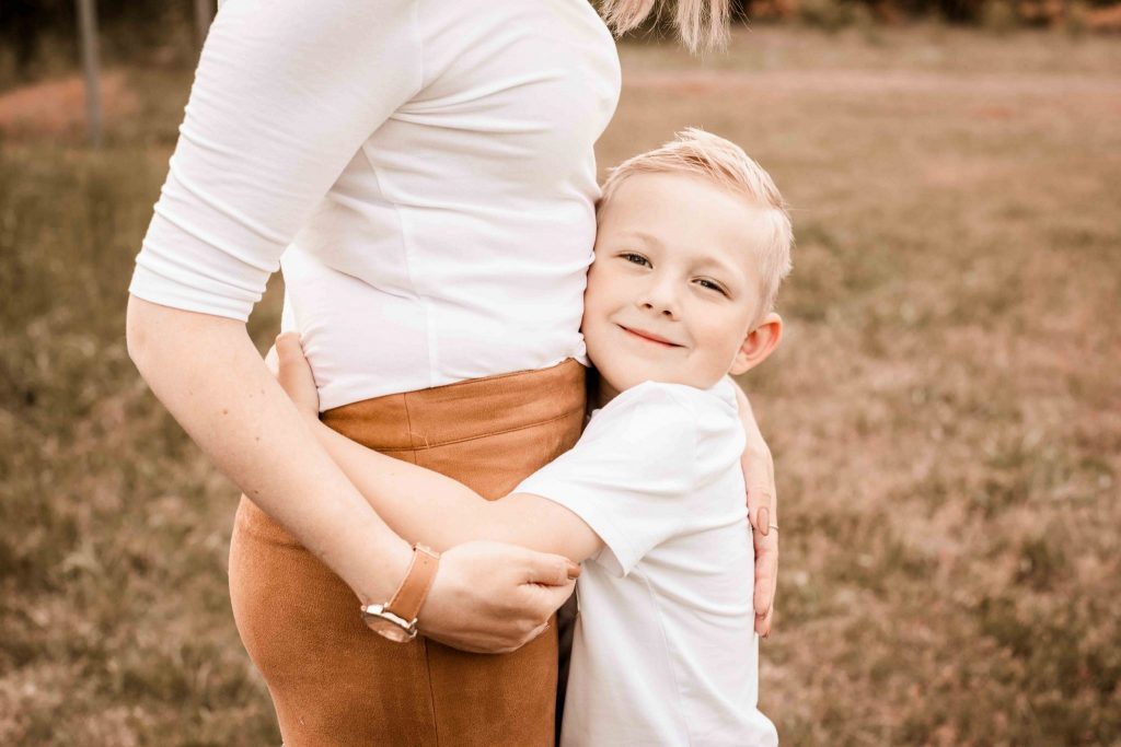 Umarmung mama und sohn